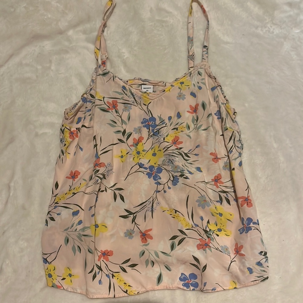 Of navy floral tank top